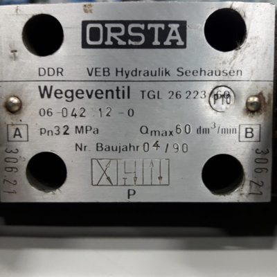 Orsta Hydraulik Wegeventil TGL26223/60 mit G45H TGL32094 (doppelt)