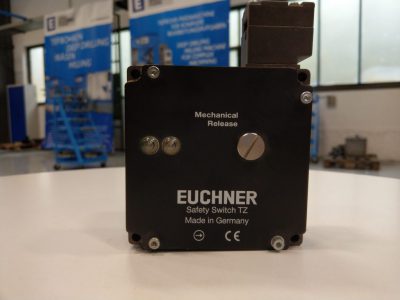 Euchner Sicherheitsschalter TZ2RE024MVAB (rechte Ausführung)