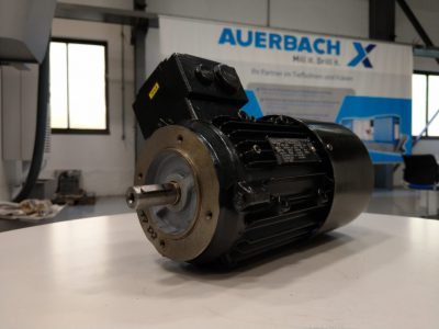 Siemens Drehstrommotor Flanschmotor 1LA7083-6AA12-Z